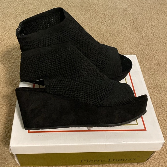 Women’s platform sandals, size 8 in black - Picture 3 of 8